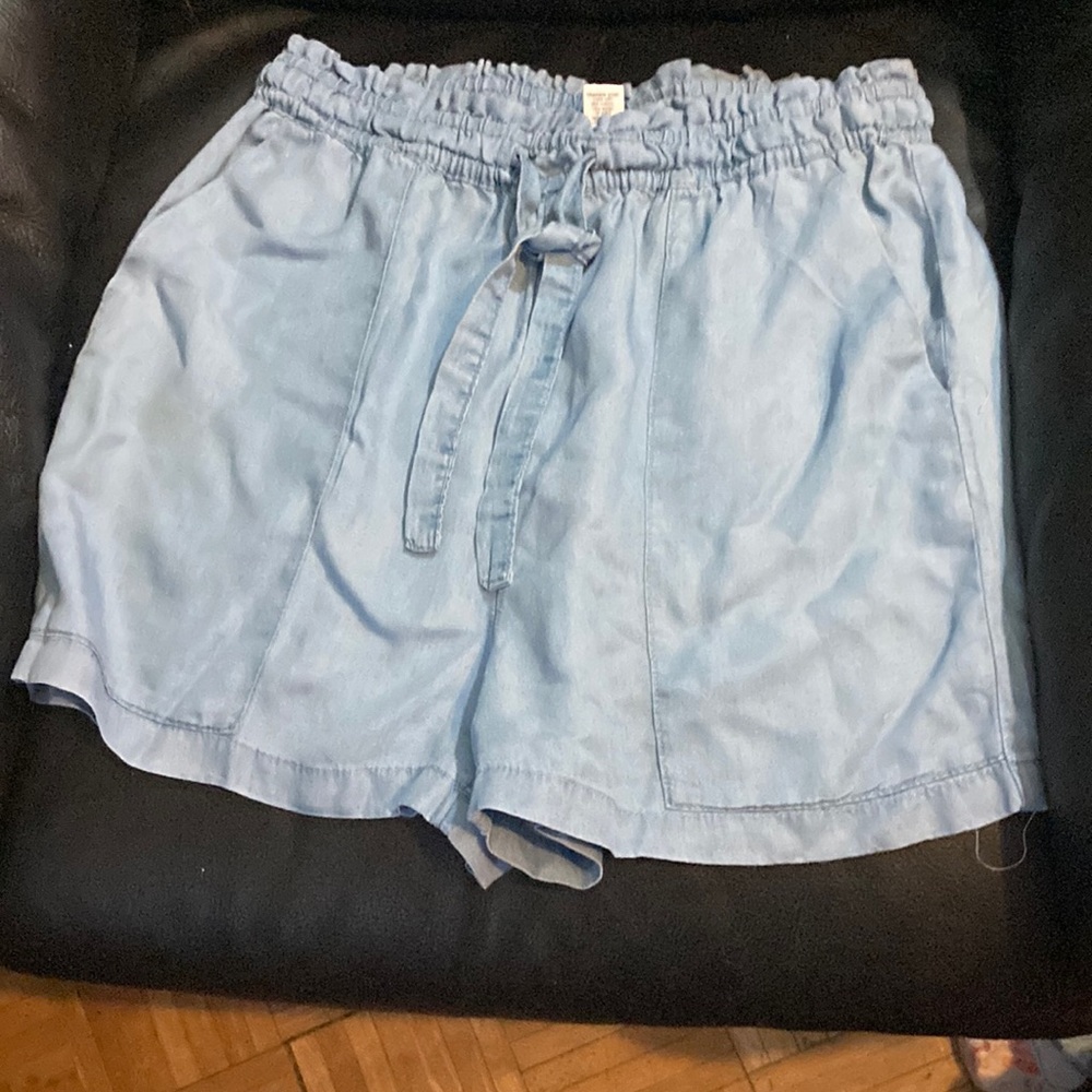 Japna light blue woman’s size, medium stretchy shorts with tie and pockets